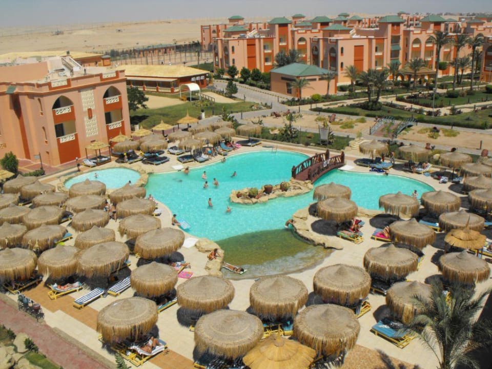 Jeden z wilu basenów hotelowych Pickalbatros Aqua Park Resort - Hurghada