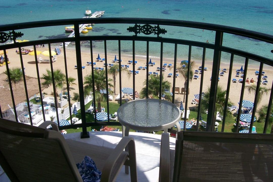 Ausblick aus unserem Zimmer Constantinos The Great Beach Hotel