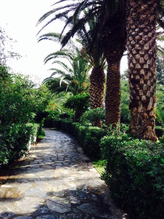 Auf zum Strand Apollonia Beach Resort & Spa