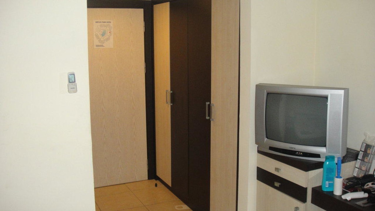 Der Kleiderschrank war etwas klein Hotel Orfeus Park