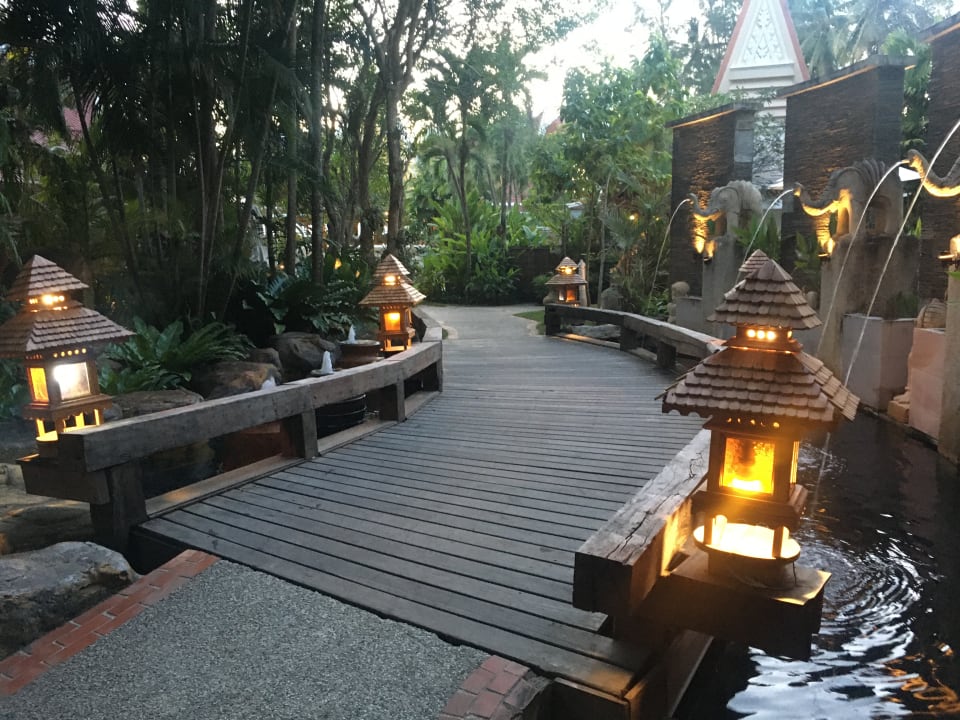 Gartenanlage Santhiya Tree Koh Chang Resort