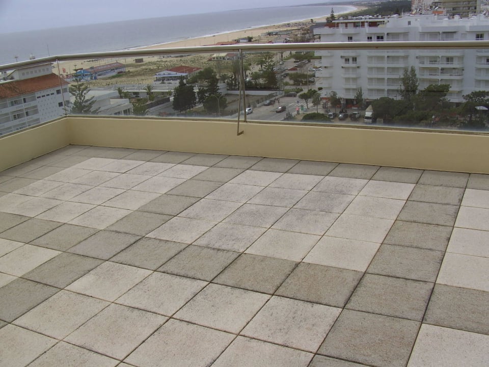 Dachterrasse Hotel Yellow Praia Monte Gordo