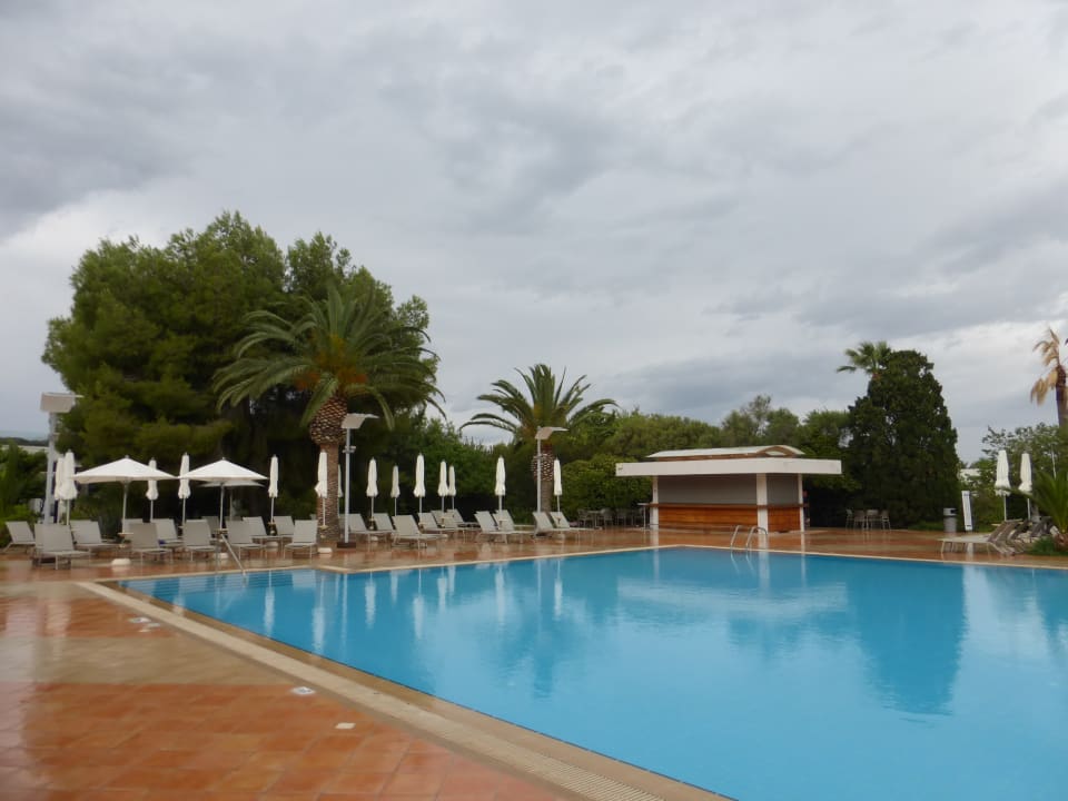 Pool Caravia Beach Hotel