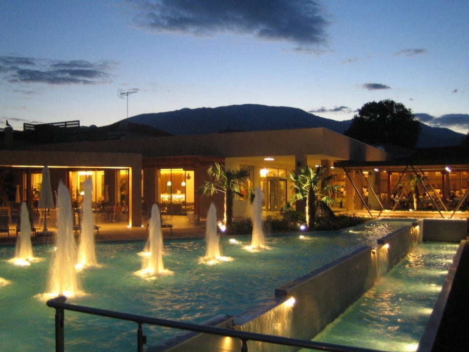 Am Abend alltoura Club Hotel Poseidon Palace