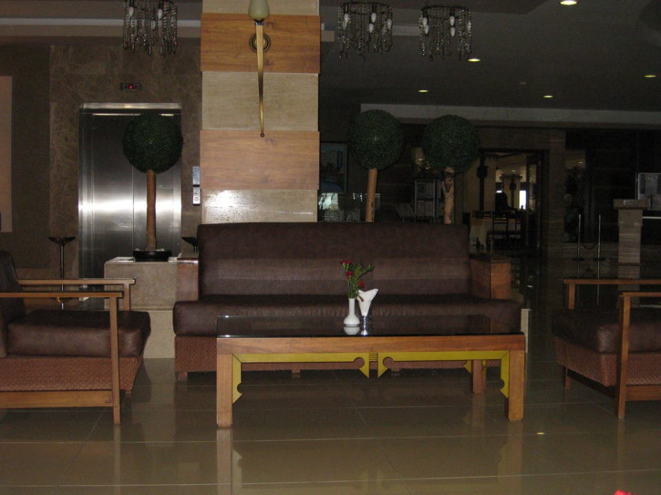 Lobby Sherwood Exclusive Lara