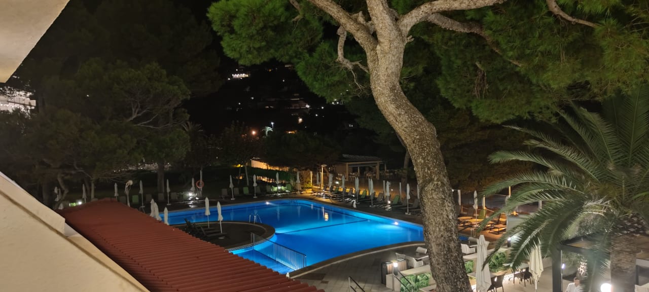 Pool Universal Hotel Laguna