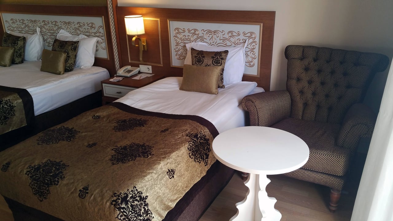 Alle Zimmer haben ein Doppel- und ein Einzelbett. Diamond Excellence Resort & Spa