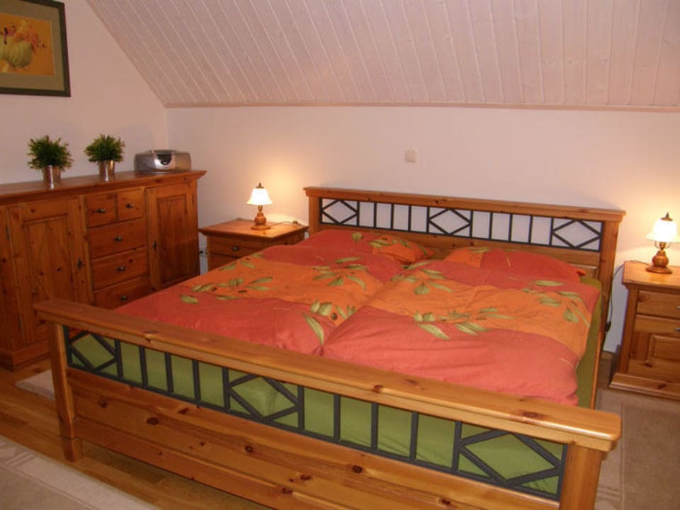 Elternschlafzimmer mit Blick ins Hafenbecken Hafendorf Rheinsberg Ferienhaus Merker S24