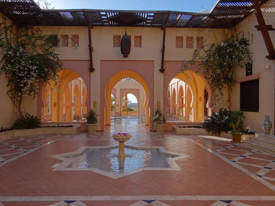 Eingang Steigenberger Coraya Beach - Adults only