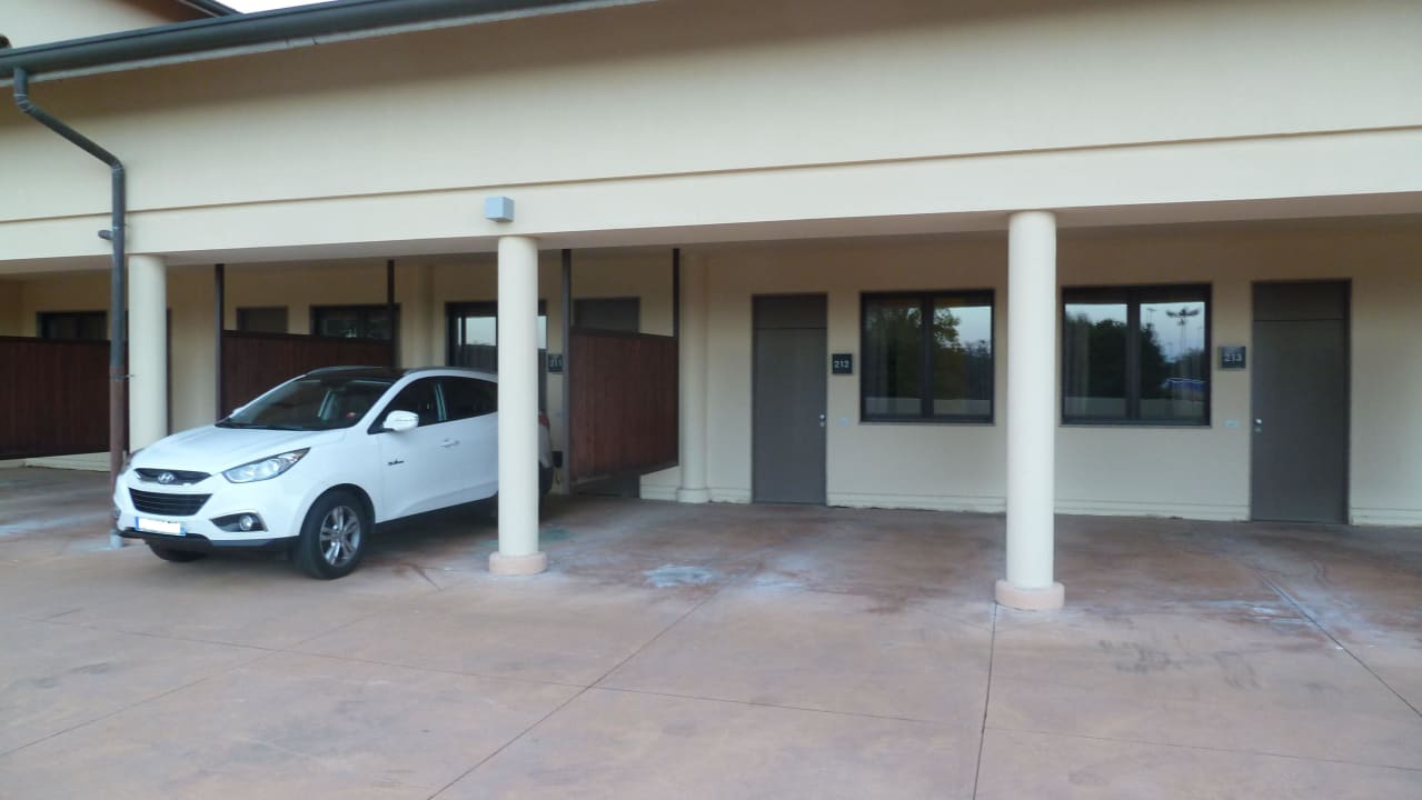 Hinterausgang Albergo Dei Laghi