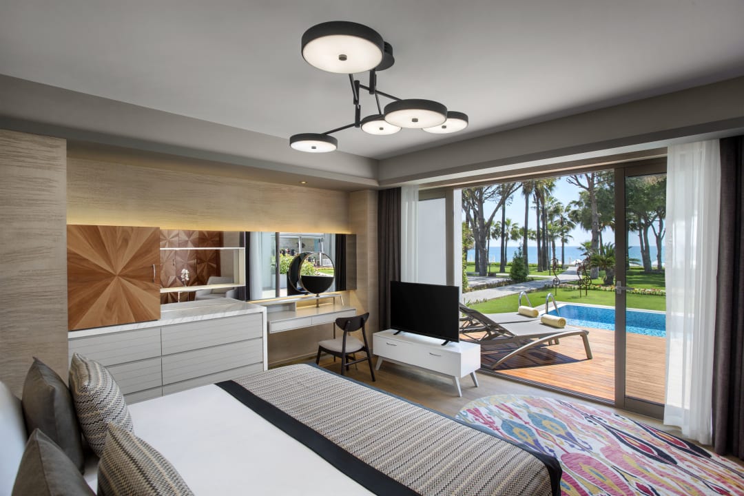 Zimmer Acanthus Cennet Barut Collection