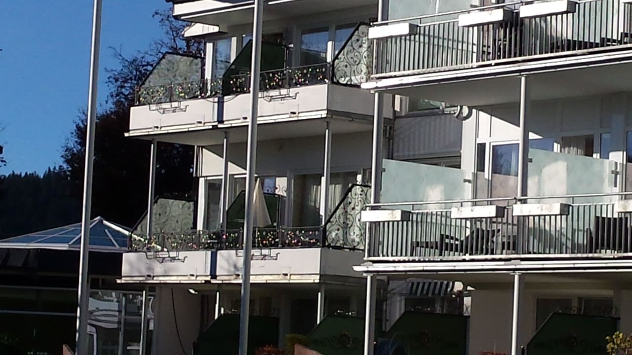 Unsere Seite mit Blick auf den Garten. Parkhotel Flora