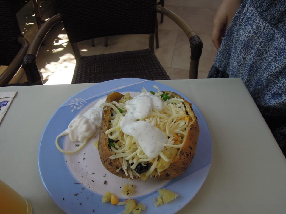 Ofenkartoffel an der Snackbar Sunis Evren Beach Resort Hotel & Spa