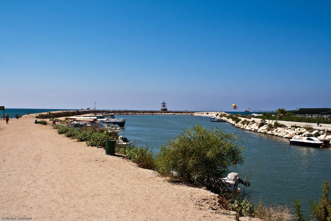 Zwischen den Hotelstränden Side Breeze Hotel