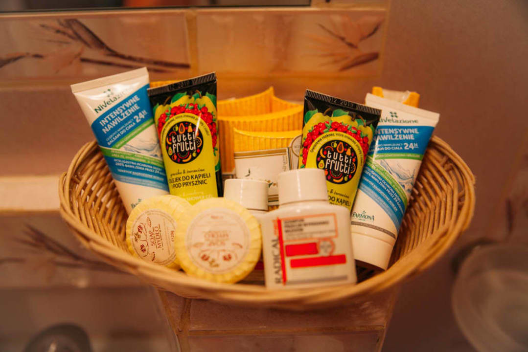 Kosmetyki w łazience Hotel Farmona Business & Spa