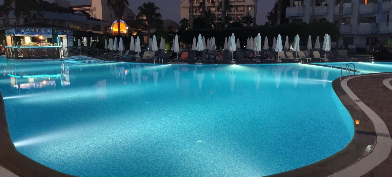 Pool Grand Seker Hotel