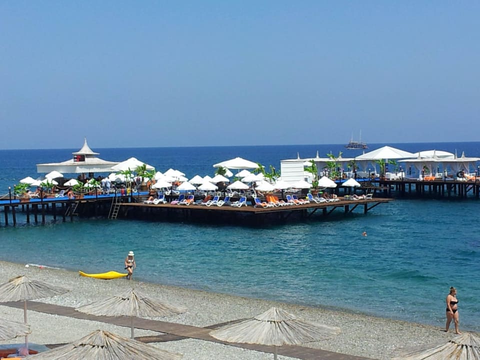 Strand Emelda Sun Club