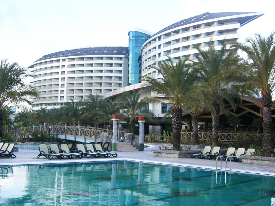 Hotelansicht vom Pool  Royal Wings Hotel