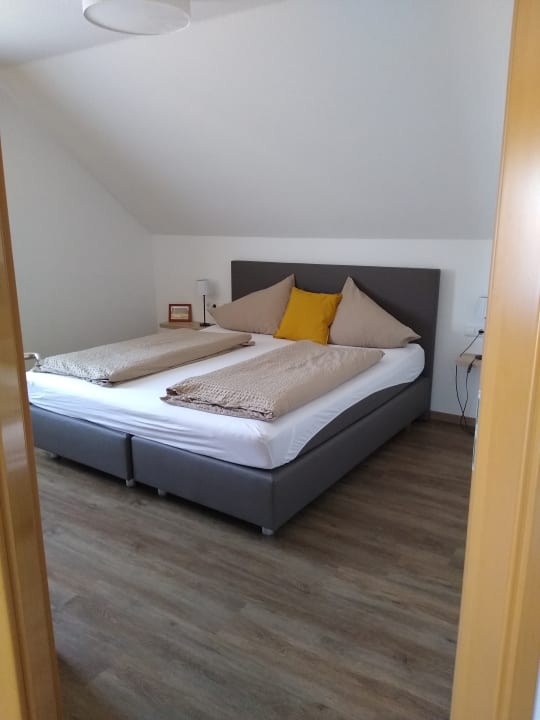 Zimmer Haus Apfelblüte  Ferienwohnungen