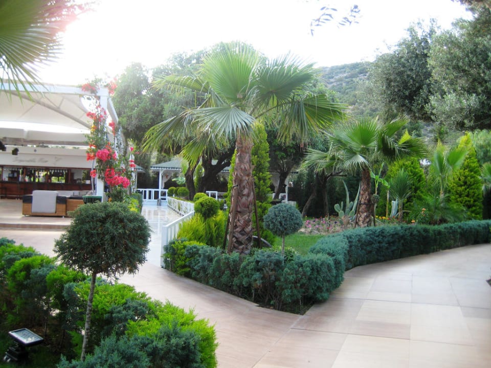 Garden Latanya Park Resort