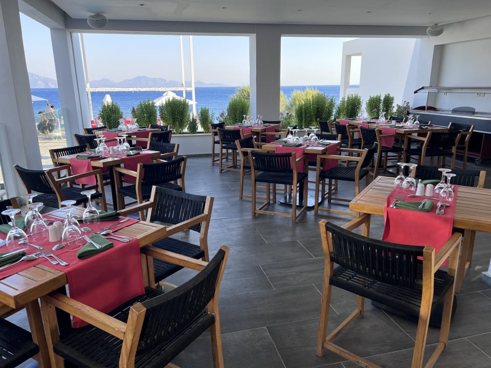 Gastro Dimitra Beach Hotel & Suites