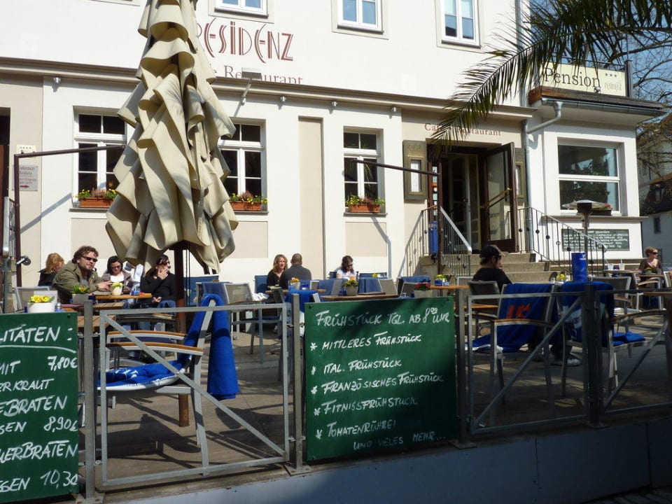 Blick auf die Terrasse Hotel Die kleine Residenz