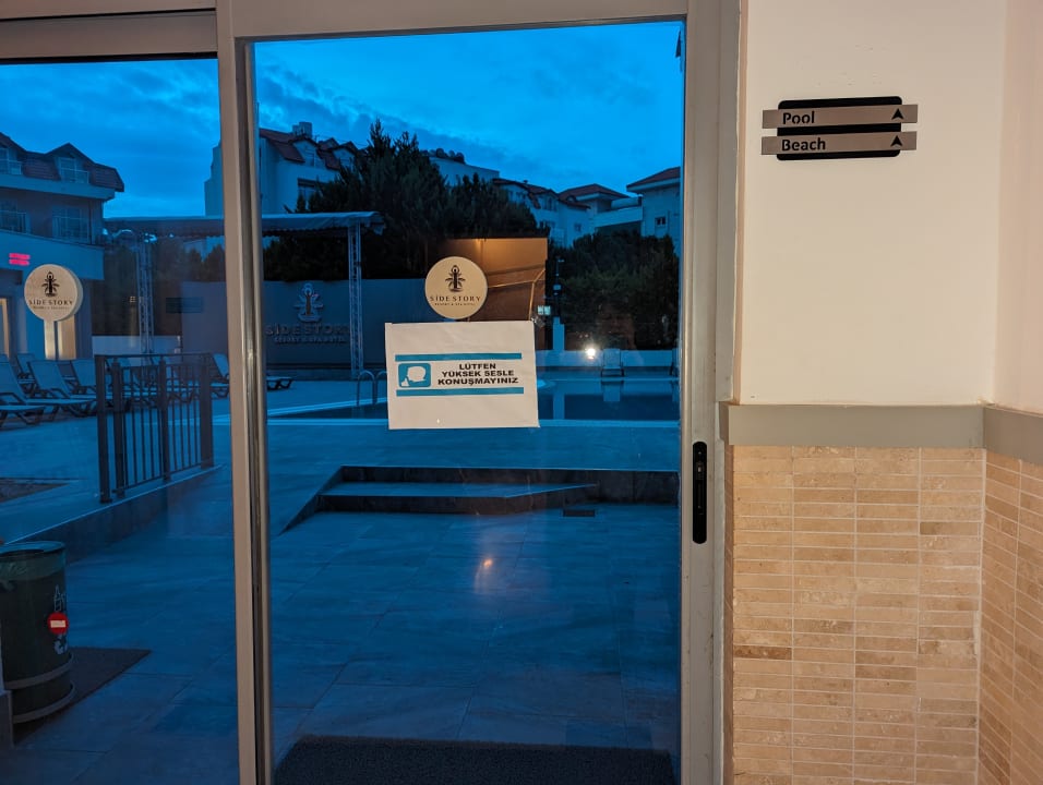 Pool Side Story Resort & Spa