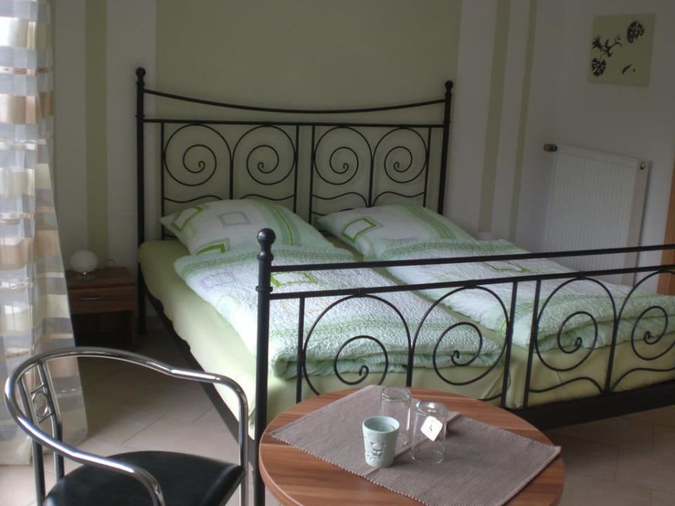 Zimmerbeispiel Gästehaus Winzer Lounge Dernau