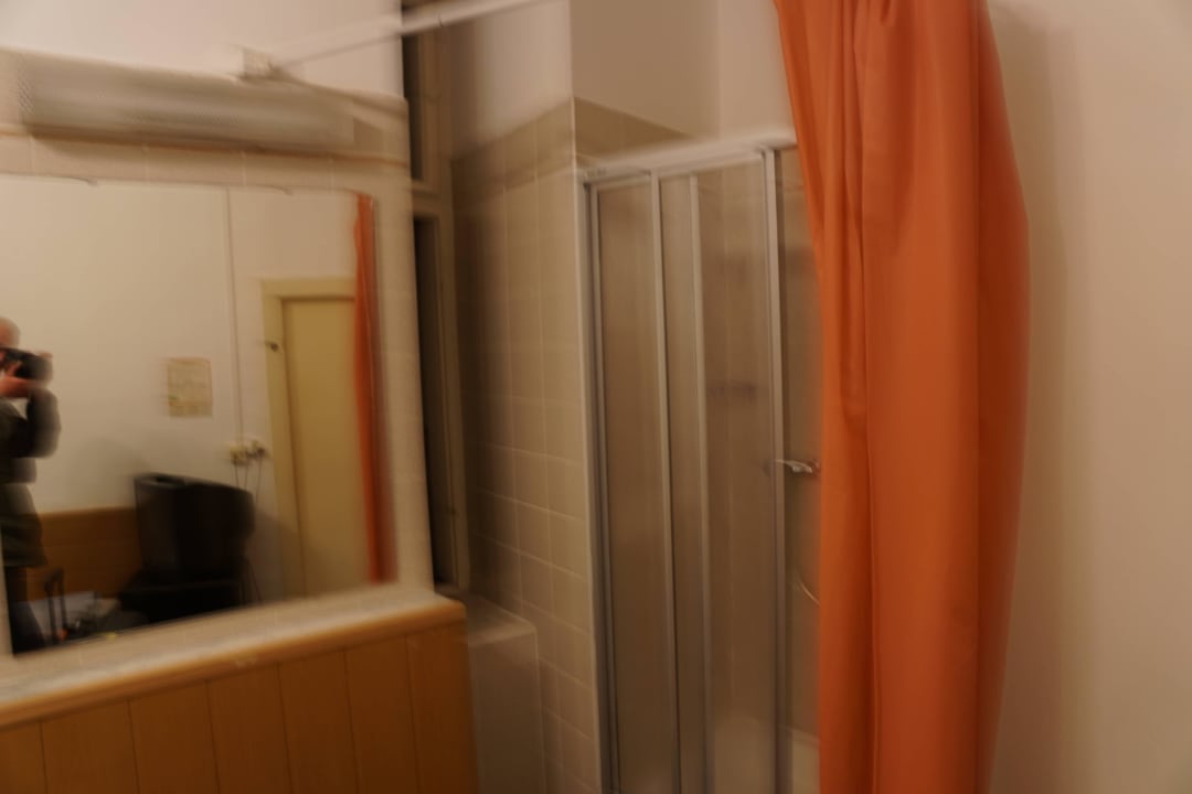 Badezimmer Pension Messe am Funkturm