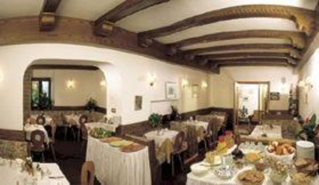 Reichhaltiges Frühstückbuffet am Morgen Garni Brunnenhof