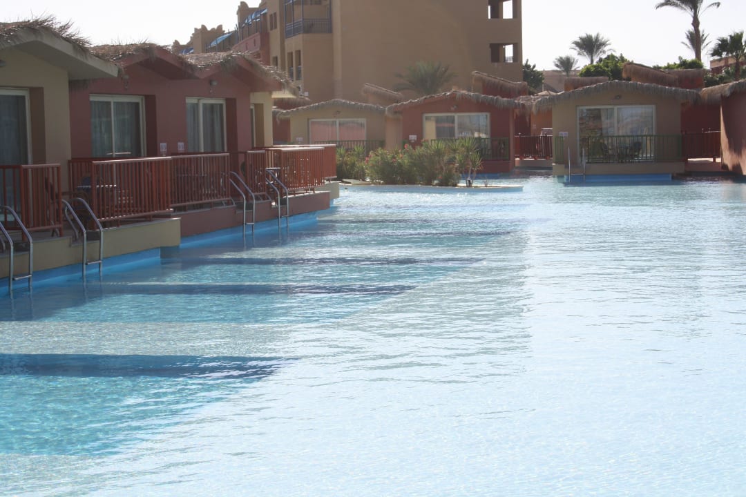 Wasser Bungi Hotel Titanic Palace