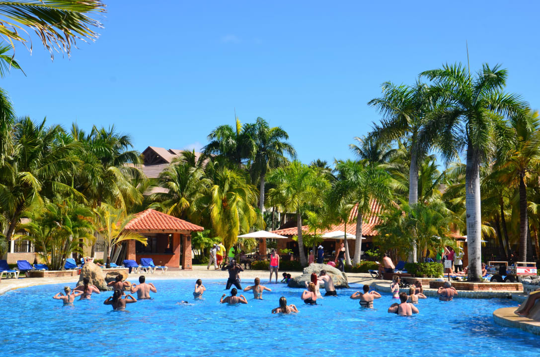 Aqua Fitness am Pool Villas Bavaro Resort & Spa