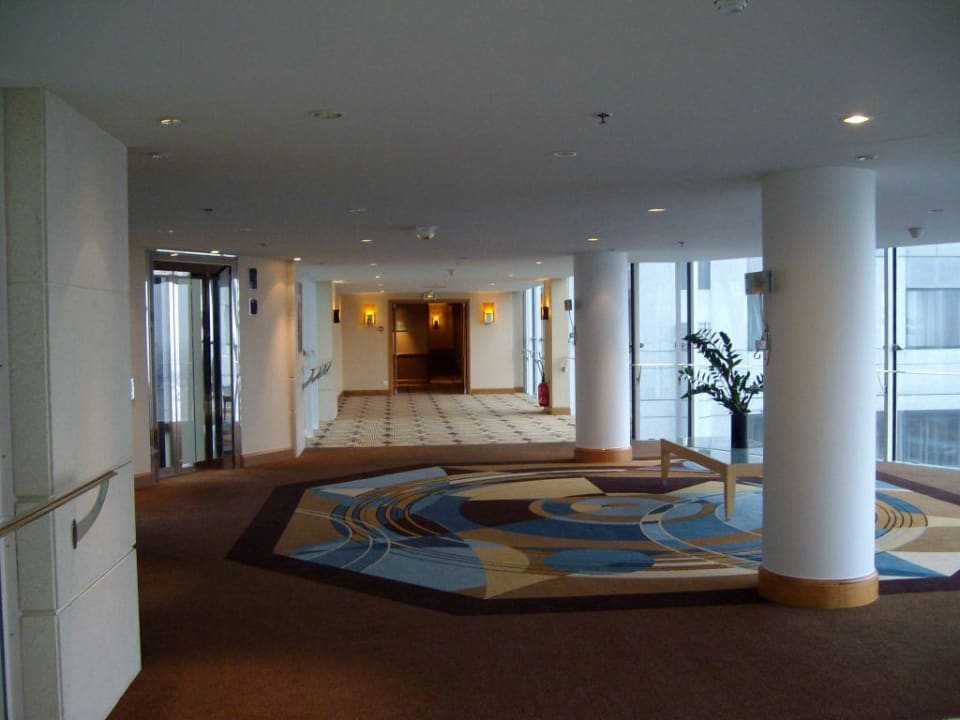 7. Stock des Hotels Hilton Paris Charles de Gaulle Airport