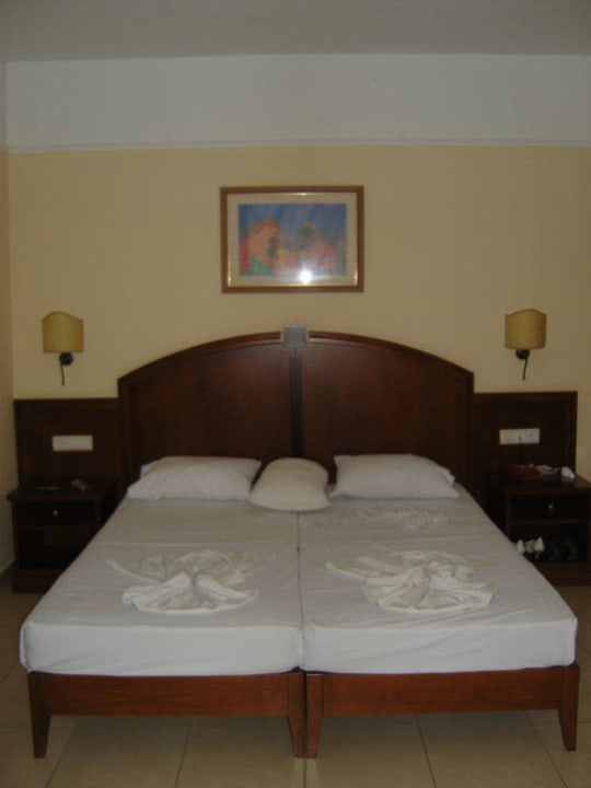 Großes Bett Vantaris Luxury Beach Resort