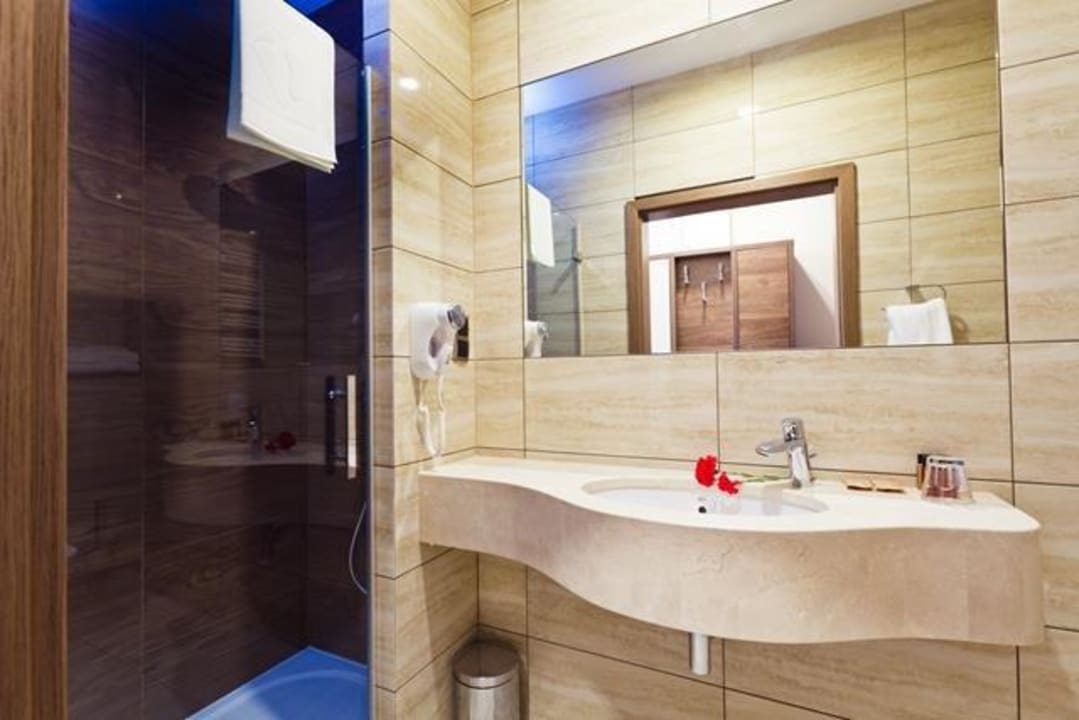 Łazienka hotelowa w pokoju Olimp Resort & Spa
