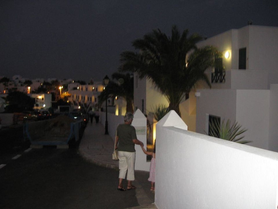 Entlang der Calle Grecia Relaxia Olivina
