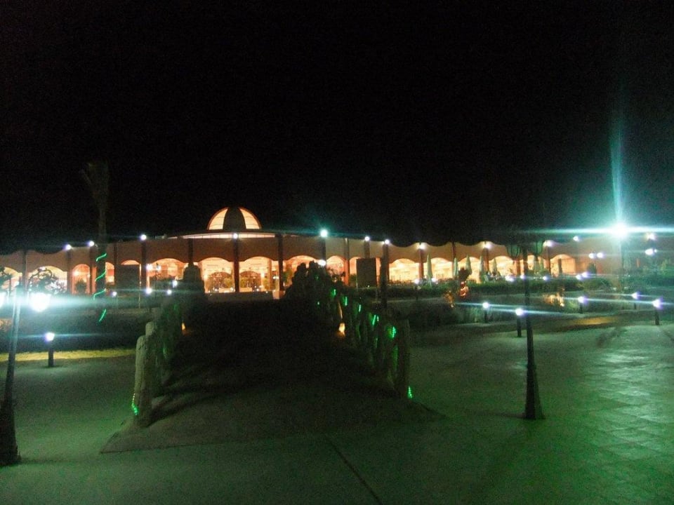 Blick zum Restaurant Three Corners Happy Life Beach Resort