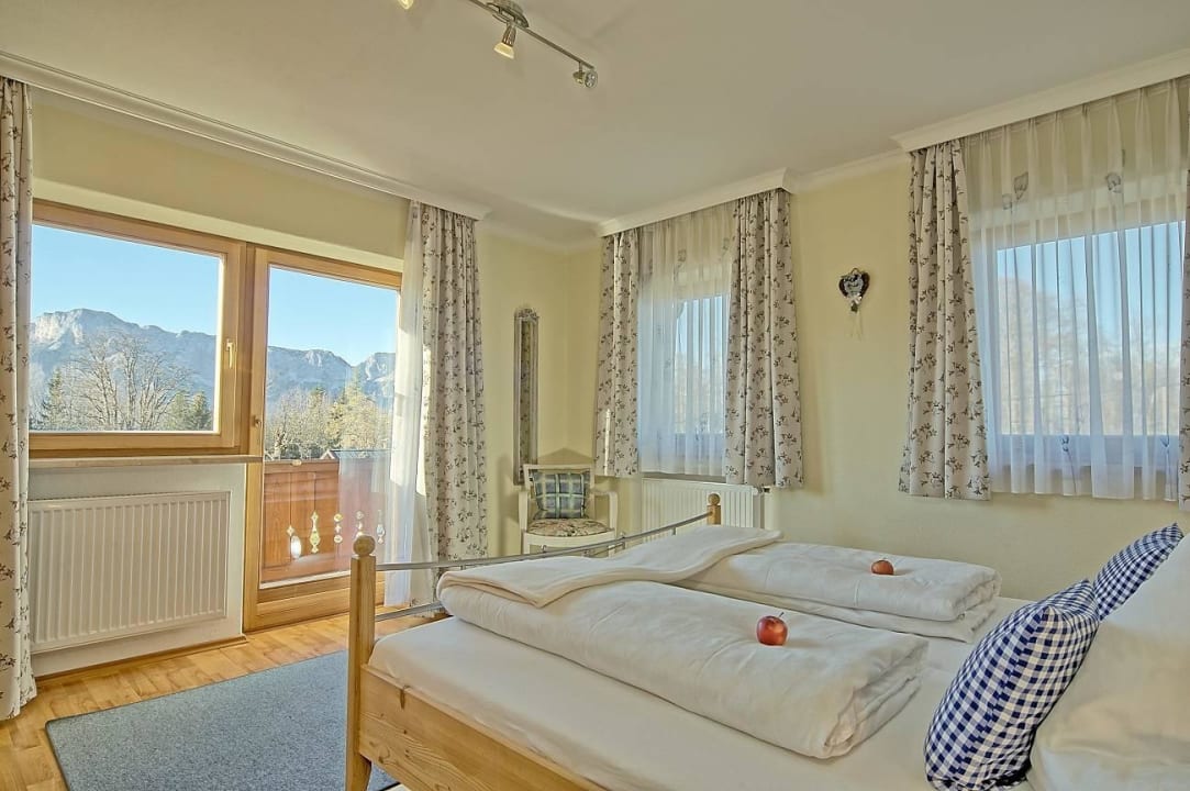 Schlafzimmer Fewo Gipfelzauber Ferienwohnungen Gästehaus Lärcheck