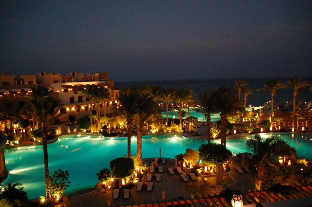 Über die Anlage in Richtung Infinitypool und Meer Makadi Spa - Adults only