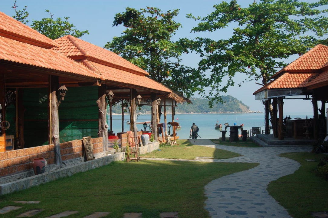 Anlage und Strand, im Hintergrund) Havana Beach Resort