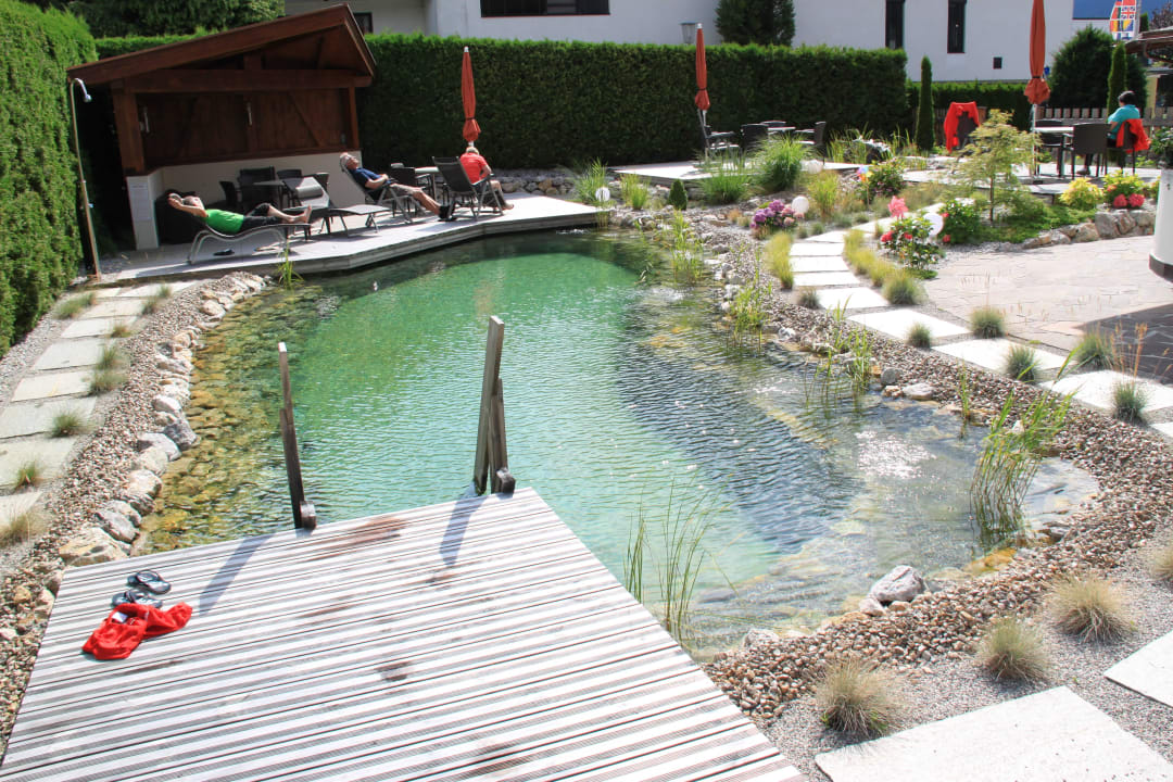 Schwimmteich Aparthotel Bergland