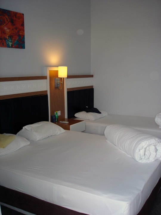 Doppelbett und Einzelbett Hane Family Resort
