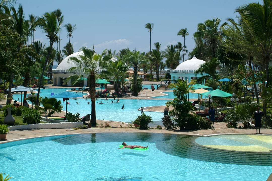 Pool Hotel Southern Palms Beach Resort