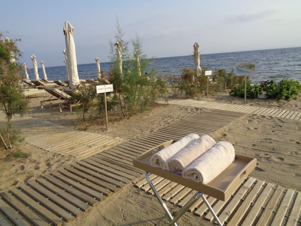 Strand Ikos Olivia