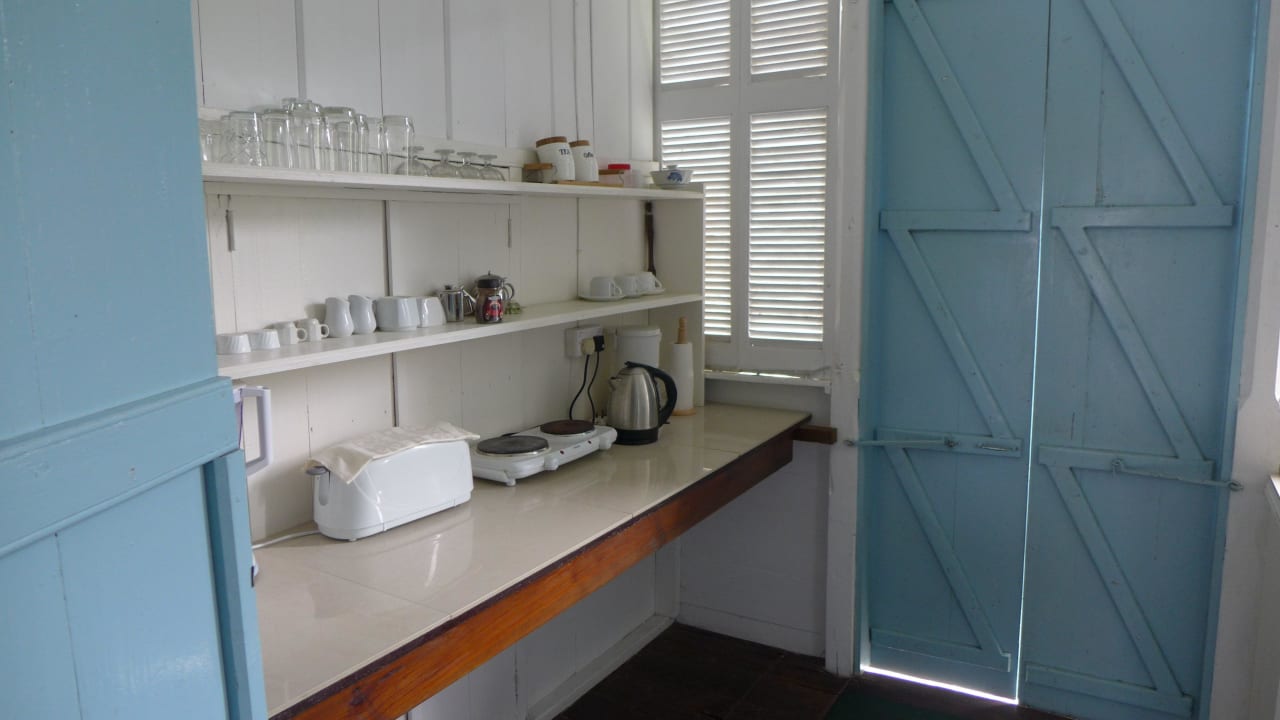 Küche links Guesthouse The Beach House