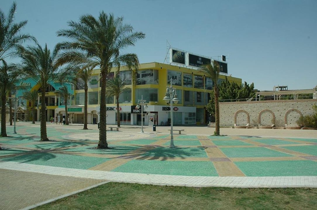 przed sindbad club - ulica Sindbad Club
