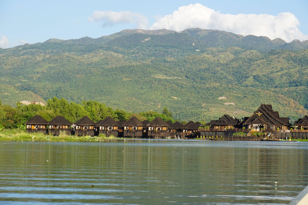 Hotel im See. Myanmar Treasure Resort - Inle Lake