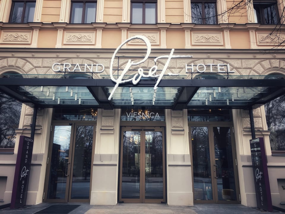 Außenansicht Grand Poet Hotel by Semarah