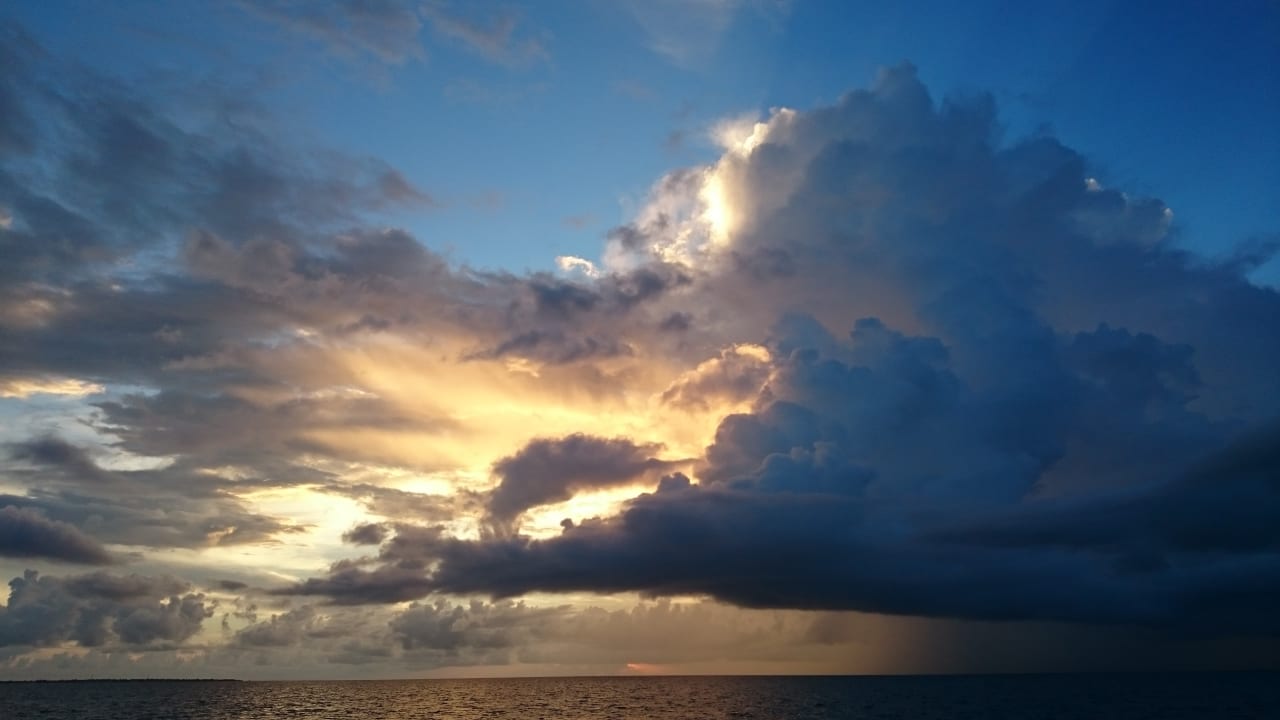 Sonnenuntergang  NH Collection Maldives Havodda Resort