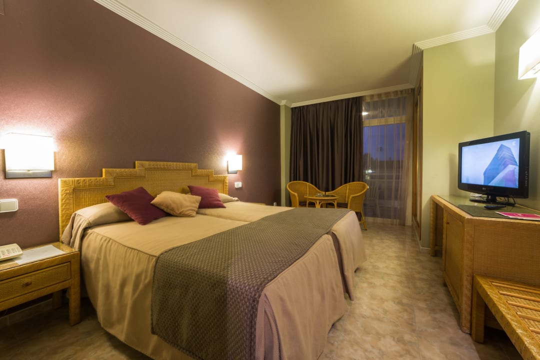 Zimmer Hotel Palas Pineda